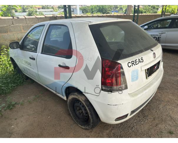 Foto de FIAT/PALIO FIRE, ALCOOL/GASOLINA, BRANCA, 2014/2015, CHASSI: ...77060, NO ESTADO EM QUE SE ENCONTRA. 
