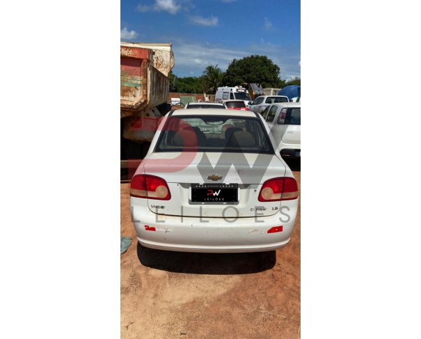 Foto de PAS/AUTOMOVEL CHEVROLET/CLASSIC LS, ALCOOL/GASOLINA, ANO/MOD 2012/2012, COR BRANCA, NO ESTADO EM QUE SE ENCONTRA.
