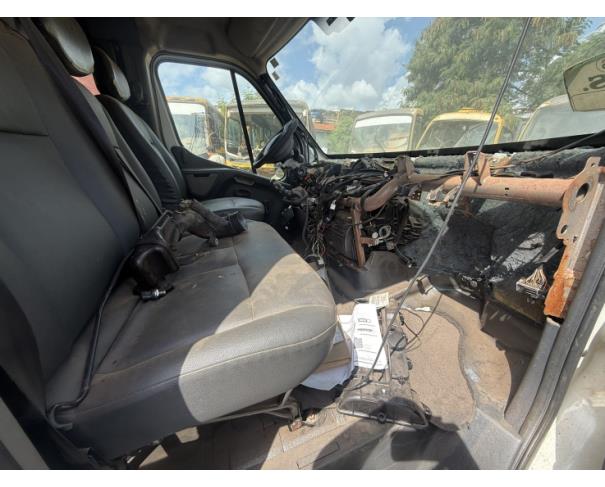 Foto de MICROONIB RENAULT/M REVESCAP L3H2, DIESEL, BRANCA, 2018/2019, CHASSI: 93YMAFEXCKJ563680, RENAVAM: 01171503226, NO ESTADO EM QUE SE ENCONTRA.