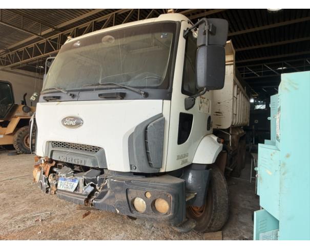 Foto de CAMINHAO FORD/CARGO 2629 6X4, DIESEL, BRANCA, 2014/2015, CHASSI: 9BFZEANE1FBS76015, RENAVAM: 01027470022, NO ESTADO EM QUE SE ENCONTRA.