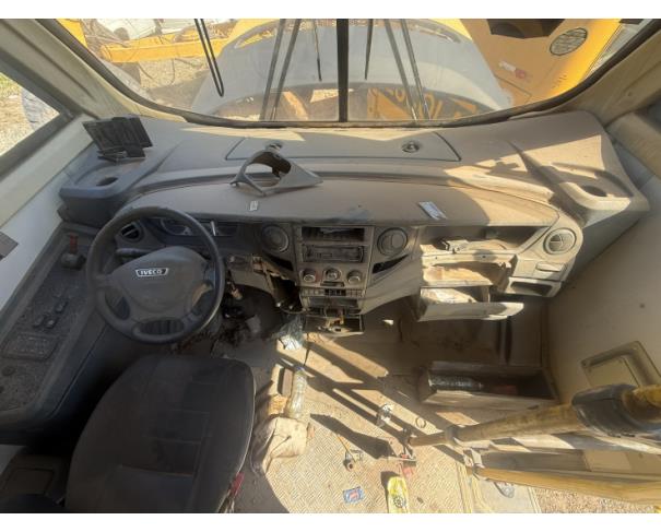 Foto de ONIBUS, IVECO/WAYCLASS 70C17HDE, AMARELA, 2016/2016, DIESEL, CHASSI: 93ZL68C01G8469339, RENAVAM: 01121458502, NO ESTADO EM QUE SE ENCONTRA.