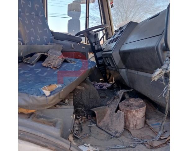 Foto de ESPECIAL / CAMINHAO IVECO/TECTOR 170E22, 2014/2014, DIESEL, BRANCA, CHASSI: 93ZA1RGH0E8926688, RENAVAM: 01015495661, NO ESTADO EM QUE SE ENCONTRA. MOTOR E CAIXA DE MARCHAS COM AVARIAS.O MOTOR ESTÁ DESMONTADO E FORA DO VEÍCULO.