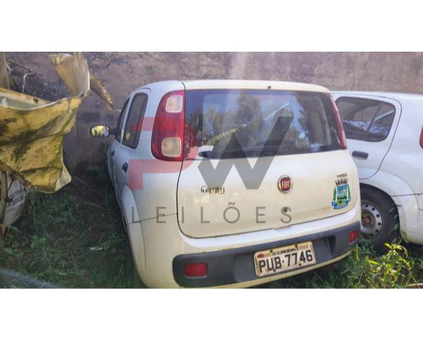 Foto de FIAT/UNO VIVACE 1.0, ALCOOL/GASOLINA, BRANCA, 2014/2014, CHASSI: 9BD195152E0586221, RENAVAM: 1010132587, NO ESTADO EM QUE SE ENCONTRA.