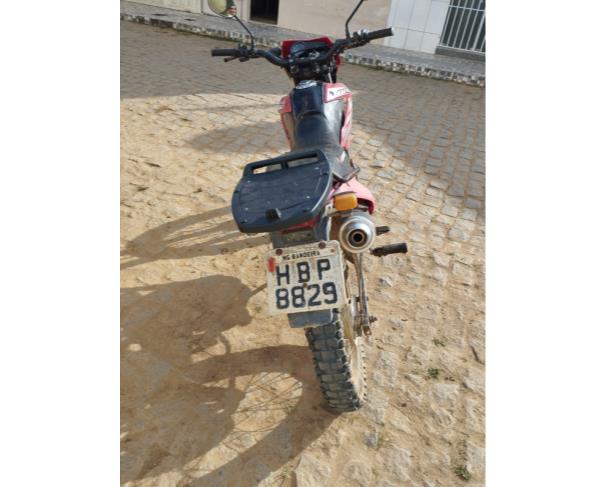 Foto de MOTOCICLETA, HONDA/NXR150 BROS KS, VERMELHA, 2006/2006, GASOLINA, CHASSI: 9C2KD03206R014077, RENAVAM: 00887676243, NO ESTADO EM QUE SE ENCONTRA.
