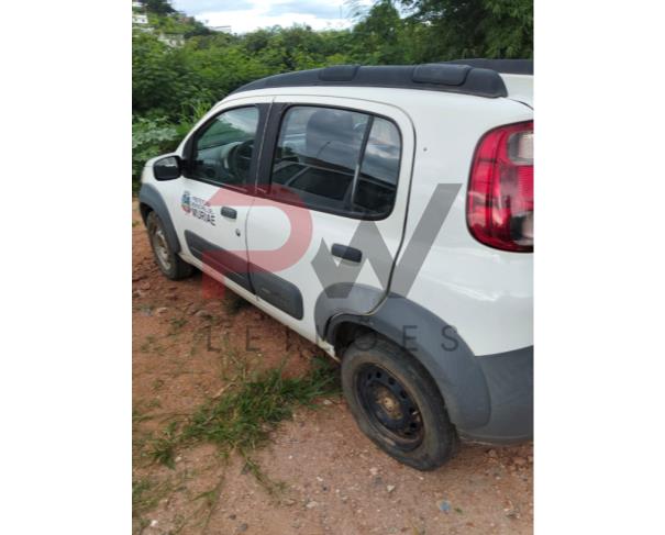 Foto de AUTOMOVEL FIAT/UNO WAY 1.0, ALCOOL/GASOLINA, BRANCA, 2012/2012, CHASSI: 9BD195162C0337217, RENAVAM: 00463084454, NO ESTADO EM QUE SE ENCONTRA.