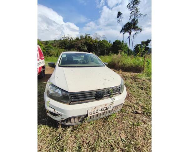 Foto de AUTOMOVEL, VW/GOL 1.0L MC4, 2018/2019, BRANCA, ALCOOL/GASOLINA, CHASSI: 9BWAG45U1KT030733, RENAVAM: 01162391046, NO ESTADO EM QUE SE ENCONTRA.