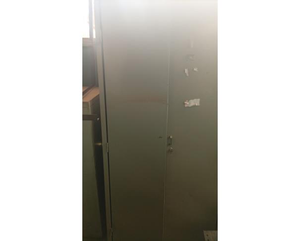 Foto de LOTE CONTENDO SUCATA DE ITENS DIVERSOS, TAIS COMO MATERIAIS DE INFORMÁTICA, CARTEIRAS ESCOLARES, ELETRODOMÉSTICOS, ENTRE OUTROS, NO ESTADO EM QUE SE ENCONTRA.