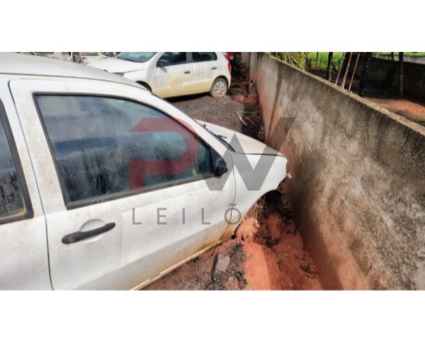 Foto de AUTOMOVEL FIAT/PALIO FIRE, 2016/2016, BRANCA, ALCOOL/GASOLINA, CHASSI: ...78149, NO ESTADO EM QUE SE ENCONTRA.