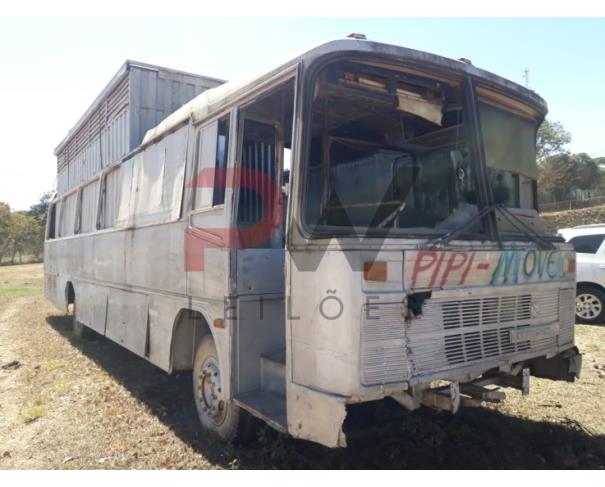 Foto de PASSAGEIRO / ONIBUS M.B./M.BENZ OF 1113, 1985/1985, PLACA GVH-8205, RENAVAM 00240085795, CHASSI: 34405811665193, NO ESTADO EM QUE SE ENCONTRA.
