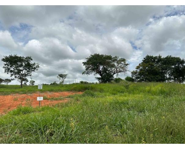 Foto de Chácara 13, Quadra 07, localizada na Rua F, no Chacreamento Espelho D’Água, em Abaeté/MG, com área total de 1.000,00 m², matrícula nº 29.151 do CRI de Abaeté/MG