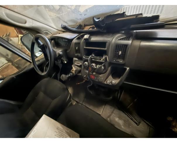 Foto de CAMINHONETE I/FIAT DUCATO RONTEC AMB, DIESEL, BRANCA, 2019/2019, CHASSI: 3C6DFVDK1KE546851, RENAVAM: 01219733510, NO ESTADO EM QUE SE ENCONTRA.