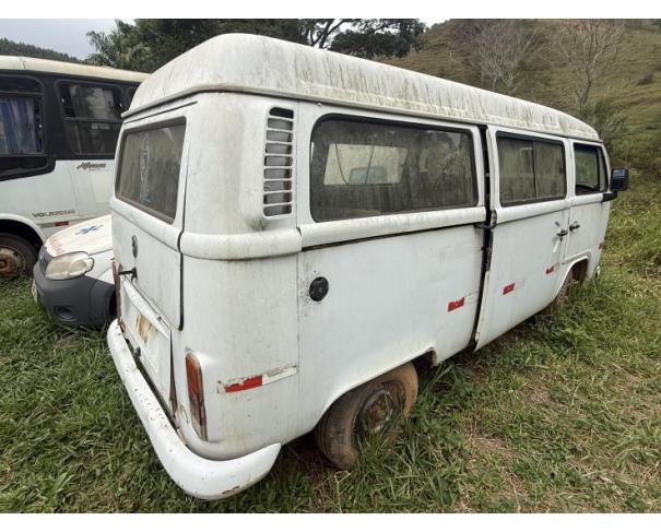 Foto de CAMIONETA VW/KOMBI, GASOLINA, BRANCA, 2005/2005, CHASSI: 9BWGB07X75P009455, RENAVAM: 00853708444, NO ESTADO EM QUE SE ENCONTRA.