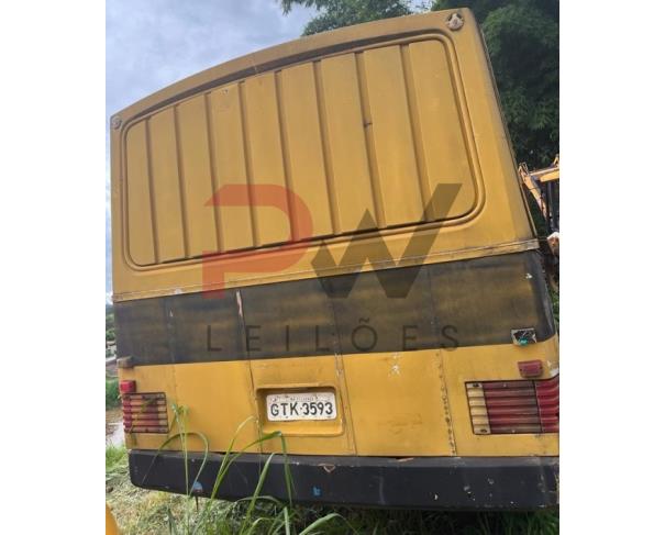 Foto de Ônibus MB 1113, placa GTK-3593, cor amarelo, chassi 34405811657903, ano/modelo 1984/1985. No estado e condições que se encontra.