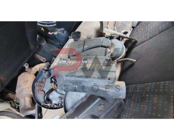 Foto de FIAT/UNO VIVACE 1.0, ALCOOL/GASOLINA, BRANCA, 2014/2014, CHASSI: 9BD195152E0586221, RENAVAM: 1010132587, NO ESTADO EM QUE SE ENCONTRA.
