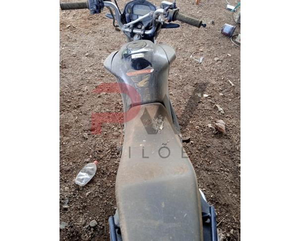 Foto de PASSAGEIRO / HONDA / CG 160 FAN / Placa: QNQ9870 / UF: MG / Município: Governador Valadares / Ano fabricação: 2017 / Ano modelo: 2017 / Cor: PRETA / Chassi: 9C2KC2200JR118704 / Motor: KC22E0J118711 /RENAVAM: 01140436080, NO ESTADO EM QUE SE ENCONTRA.
