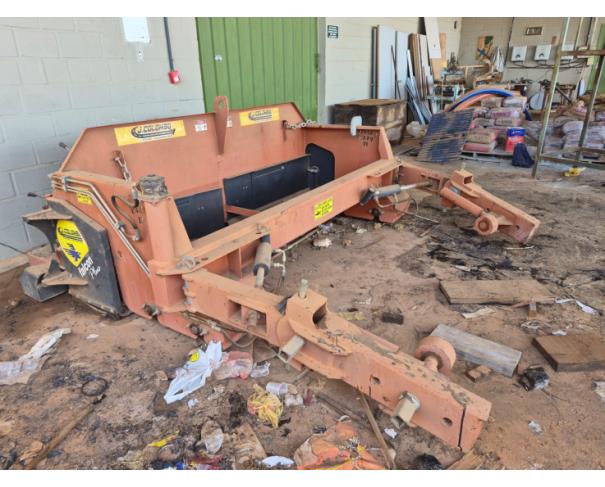 Foto de LOTE CONTENDO MÁQUINA DE ASFALTO, MARCA J. COLOMBO, MODELO FALCON PLUS, NO ESTADO EM QUE SE ENCONTRA.