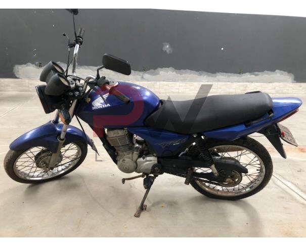 Foto de PASSAGEIRO / HONDA / CG 150 TITAN KS / Placa: HBF6343 / UF : MG / Município: DONA EUSEBIA / Ano fabricação: 2004 / Ano modelo: 2004 / Cor: AZUL / Chassi: 9C2KC08105R073340 / Motor: KC08E15073340 / RENAVAM: 00845045954, NO ESTADO EM QUE SE ENCONTRA. 