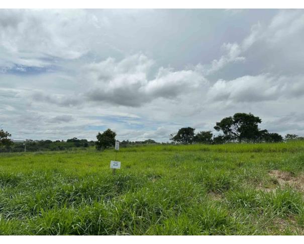 Foto de Chácara 25, Quadra 04, do Chacreamento Espelho D’Água, situada na Rua F, em Abaeté/MG, com área de 1.000,00 m², matrícula nº 29.056 do CRI de Abaeté/MG. 