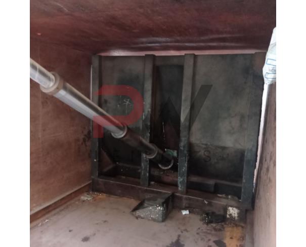 Foto de LOTE CONTENDO UM COMPACTADOR DE LIXO DE CARGA TRASEIRA, MARCA USIMECA, CAPACIDADE VOLUMÉTRICA PARA 15 M³ (QUINZE METROS CÚBICOS). USADO. NO ESTADO EM QUE SE ENCONTRA.