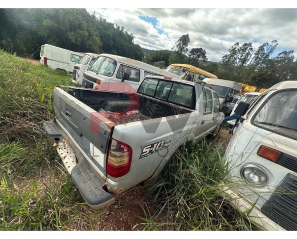 Foto de ESPECIAL / CAMINHONETE GM/S10 TORNADO D 4X4, 2009/2010, DIESEL, PRATA, PLACA HLF-2169, RENAVAM: 00191876682, CHASSI: 9BG138TJ0AC432949, NO ESTADO EM QUE SE ENCONTRA.