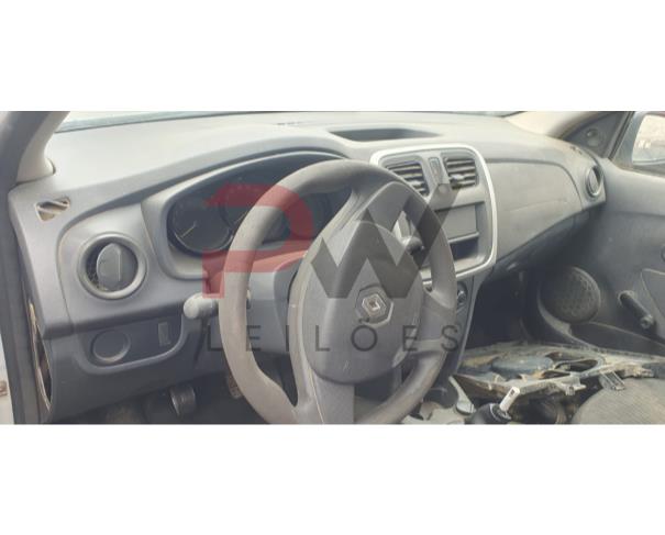Foto de PASSAGEIRO / AUTOMOVEL RENAULT/SANDERO AUTH 10, ALCOOL/GASOLINA, BRANCA, 2014//2015, PLACA PUS-7466, CHASSI: 93Y5SRD04FJ509987, RENAVAM: 01018098213, NO ESTADO EM QUE SE ENCONTRA.