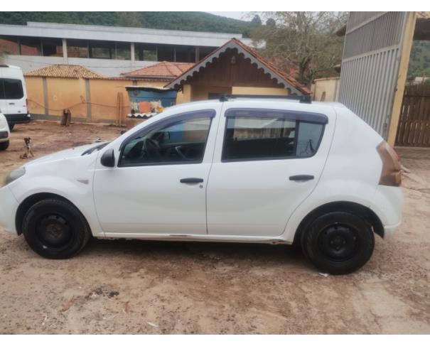 Foto de AUTOMOVEL, RENAULT/SANDERO AUT1016V, BRANCA, 2013/2014, ALCOOL/GASOLINA, CHASSI: 93YBSR6RHEJ774495, RENAVAM: 00555590984, NO ESTADO EM QUE SE ENCONTRA.  OBS: MOTOR DE OUTRO VEÍCULO, POSSUI NOTA FISCAL.