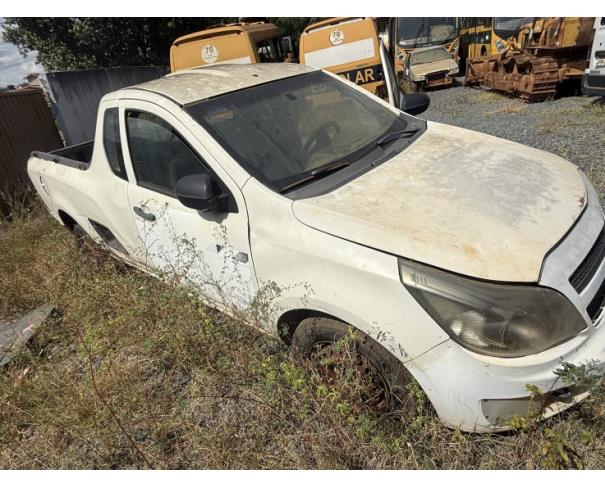 Foto de CAMINHONETE CHEVROLET/MONTANA LS, ALCOOL/GASOLINA, BRANCA, 2012/2012, CHASSI: 9BGCA80X0CB255913, RENAVAM: 00455693129, NO ESTADO EM QUE SE ENCONTRA.