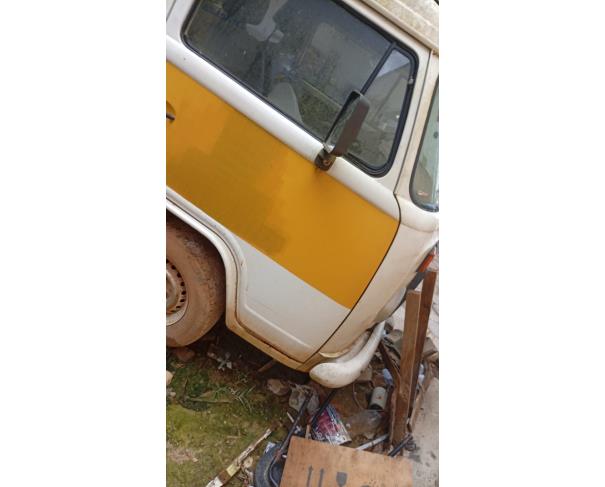 Foto de MICROONIBUS, VW/KOMBI ESCOLAR, BRANCA, 2008/2009, ALCOOL/GASOLINA, CHASSI: 9BWMF07XX9P003601, RENAVAM: 00976295130, NO ESTADO EM QUE SE ENCONTRA.