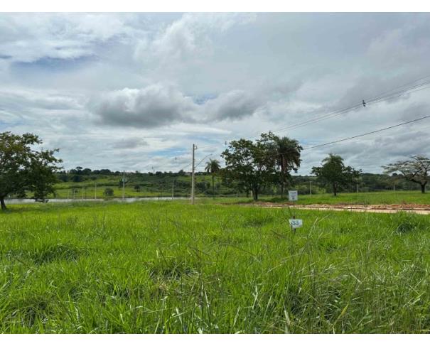 Foto de Chácara 33, Quadra 04, do Chacreamento Espelho D’Água, situada na Rua F, em Abaeté/MG, com área de 1.000,00 m², matrícula nº 29.064 do CRI de Abaeté/MG.