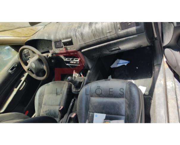 Foto de PASSAGEIRO / VW / GOLF / Placa: GYM3875/ UF: MG / Município: Belo Horizonte / Ano fabricação: 2000 / Ano modelo: 2000 / Cor: AZUL / Chassi: 9BWCG41J9Y4018921 / Motor: AKL707250 / RENAVAM:00731935802, NO ESTADO EM QUE SE ENCONTRA. 