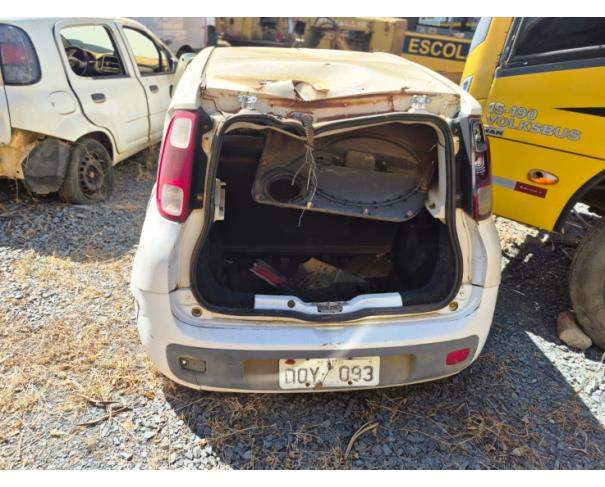 Foto de AUTOMOVEL FIAT/UNO VIVACE 1.0, ALCOOL/GASOLINA, BRANCA, 2012/2013, CHASSI: 9BD195152D0404950, RENAVAM: 00490590233, NO ESTADO EM QUE SE ENCONTRA. 
