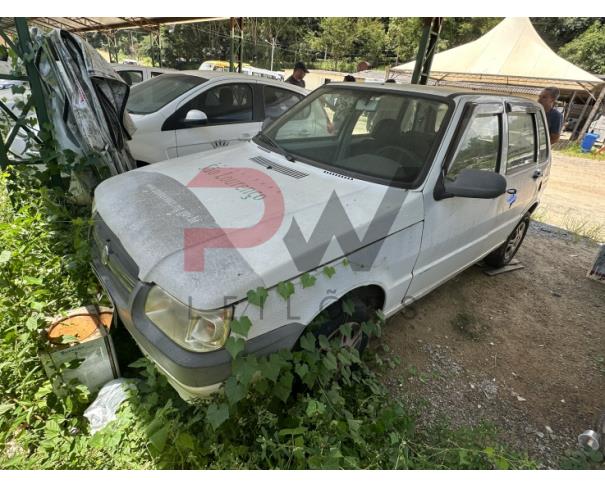 Foto de AUTOMOVEL FIAT/UNO MILLE ECONOMY, ALCOOL/GASOLINA, BRANCA, 2011/2012, CHASSI: ....03220, NO ESTADO EM QUE SE ENCONTRA.