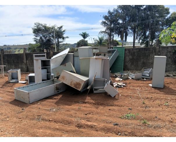 Foto de LOTE CONTENDO ARQUIVOS E ARMÁRIOS DE AÇO, NO ESTADO EM QUE SE ENCONTRAM.