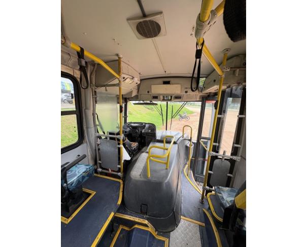 Foto de SCANIA/INDUSCAR APACHE U, DIESEL, BRANCA, 2010/2010, LOTAÇÃO: 46P,  CHASSI: 9BSF4X200A3667538, RENAVAM: 00335744249, NO ESTADO EM QUE SE ENCONTRA. 