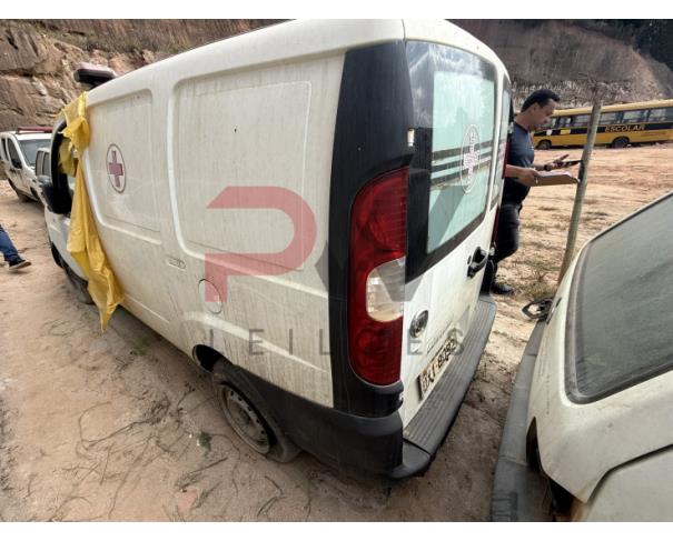 Foto de CAMINHONETE FIAT/DOBLO GREENCAR MO4, ALCOOL/GASOLINA, BRANCA, 2014/2014, CHASSI: 9BD223246E2037136, RENAVAM: 01005900563, NO ESTADO EM QUE SE ENCONTRA.