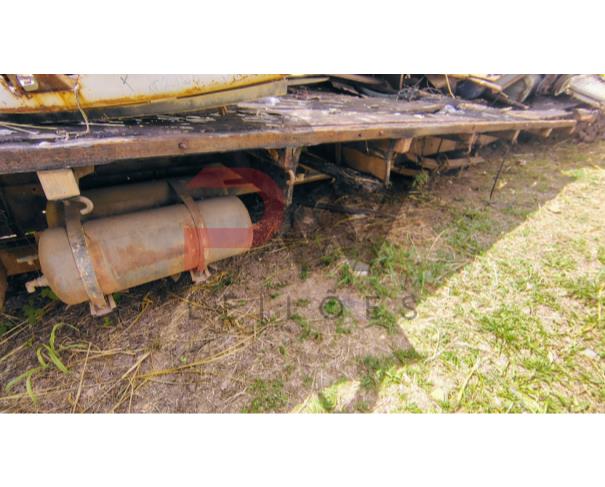 Foto de CARGA / CAMINHAO M.B./M.BENZ L 1113, 1985/1985, DIESEL, BRANCA, CHASSI: 34404312666224, RENAVAM: 00248285149, NO ESTADO EM QUE SE ENCONTRA. MOTOR AVARIADO. CHASSI SEM IMPLEMENTO. ESTA SEM O EIXO TRASEIRO E SEM AS RODAS TRASEIRAS.