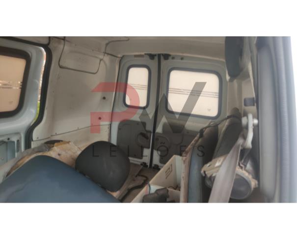 Foto de CAMIONETA, I/RENAULT KGOO RONTAN AMB, BRANCA, 2013/2014, ALCOOL/GASOLINA, CHASSI: 8A1FC1415EL609525, RENAVAM: 00533928800, NO ESTADO EM QUE SE ENCONTRA.