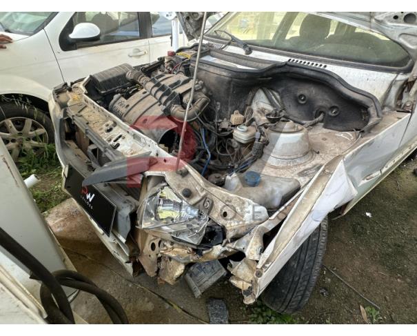 Foto de AUTOMOVEL FIAT/UNO MILLE ECONOMY, ALCOOL/GASOLINA, BRANCA, 2010/2011, CHASSI: ...84559, NO ESTADO EM QUE SE ENCONTRA. 