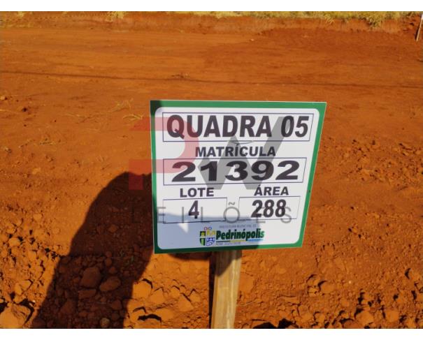 Foto de QUADRA 05, LOTE 04, AVENIDA COMERCIAL DO VALLE, LOTEAMENTO VIA COMERCIAL DO VALLE, PEDRINÓPOLIS/MG, ÁREA DE 288,00 M². MATRÍCULA: 21392. NO ESTADO EM QUE SE ENCONTRA.