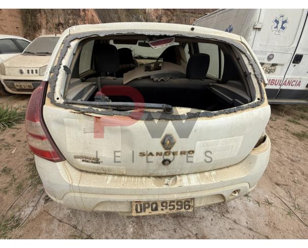 Foto de AUTOMOVEL RENAULT/SANDERO AUT1016V, ALCOOL/GASOLINA, BRANCA, 2013/2014, CHASSI: 93YBSR6RHEJ774291, RENAVAM: 00553453327, NO ESTADO EM QUE SE ENCONTRA.