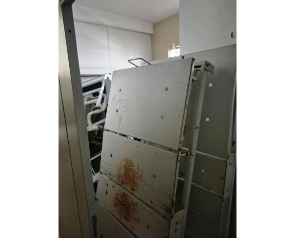 Foto de LOTE COMPOSTO POR SUCATA DE: MATERIAL HOSPITALAR, MOBILIÁRIOS, ELETRODOMÉSTICOS, CÂMARA FRIA, NO ESTADO EM QUE SE ENCONTRAM.
