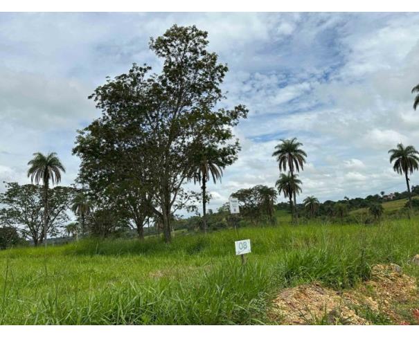 Foto de Chácara 08, Quadra 06, localizada na Rua F, no Chacreamento Espelho D’Água, em Abaeté/MG, com área total de 1.000,00 m², matrícula nº 29.112 do CRI de Abaeté/MG.