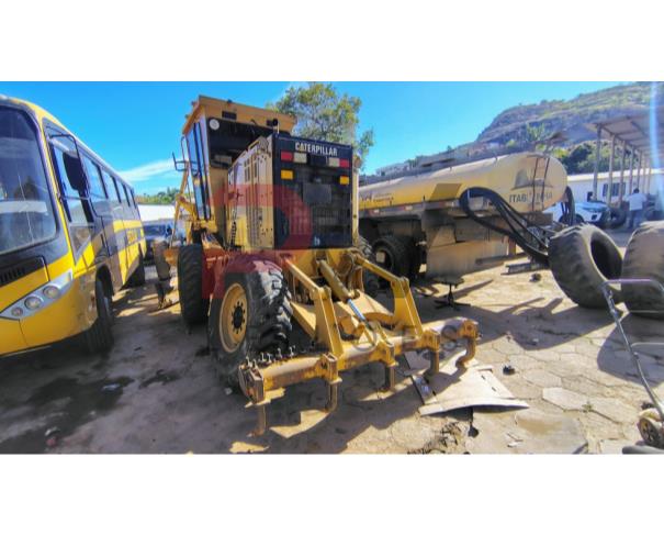 Foto de MOTONIVELADORA CATERPILLAR 120K, AMARELA, SERIE: KHX58530  CHASSI: CAT120KMJAP06027, NO ESTADO EM QUE SE ENCONTRA.