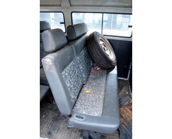 Foto de PAS/MICROONIBUS KOMBI ESCOLAR, ALCOOL/GASOLINA, BRANCA, 15 L, 2012/2013, PLACA: HLF-9440, RENAVAM: 476074789, CHASSI: 9BWMF07X0DP002823, NO ESTADO EM QUE SE ENCONTRA