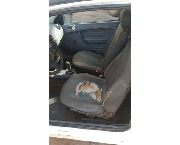 Foto de  AUTOMOVEL VW/NOVO GOL TL MCV, ALCOOL/GASOLINA, BRANCA, 2017/2017, CHASSI: 9BWAG45UXHP125969, RENAVAM: 01124314331, NO ESTADO EM QUE SE ENCONTRA.