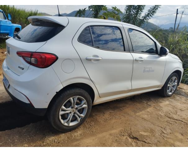 Foto de AUTOMOVEL, FIAT/ARGO DRIVE 1.0, BRANCA, 2022/2023, ALCOOL/GASOLINA, CHASSI: 9BD358AFVPYM44558, RENAVAM: 01333422714, NO ESTADO EM QUE SE ENCONTRA.