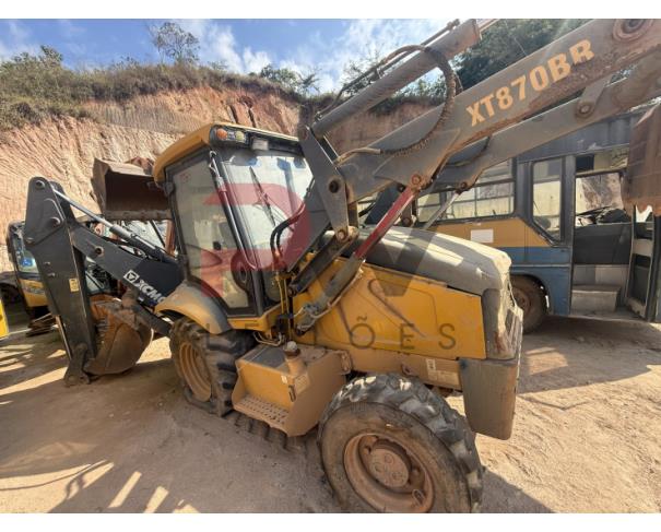 Foto de RETROESCAVADEIRA XCMG XT870BR, ANO 2018, CHASSI: XUG08700JJPA00529, NO ESTADO EM QUE SE ENCONTRA. 