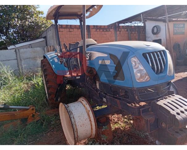 Foto de TRATOR LS PLUS 100 R, 4X4, ANO 2016, HORIMETRO MARCANDO 4110 HORAS, CHASSI Nº 9BLP10001GG000056, MOTOR Nº B1S495346, TRANSMISSÃO Nº BD160230, NO ESTADO EM QUE SE ENCONTRA. 