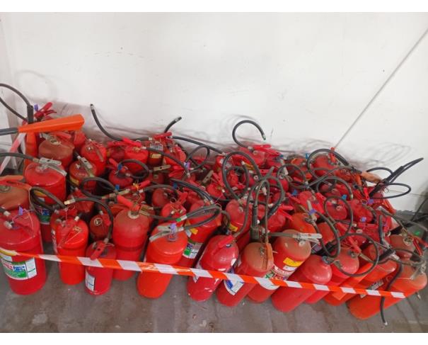 Foto de LOTE CONTENDO EXTINTORES, NO ESTADO EM QUE SE ENCONTRA.