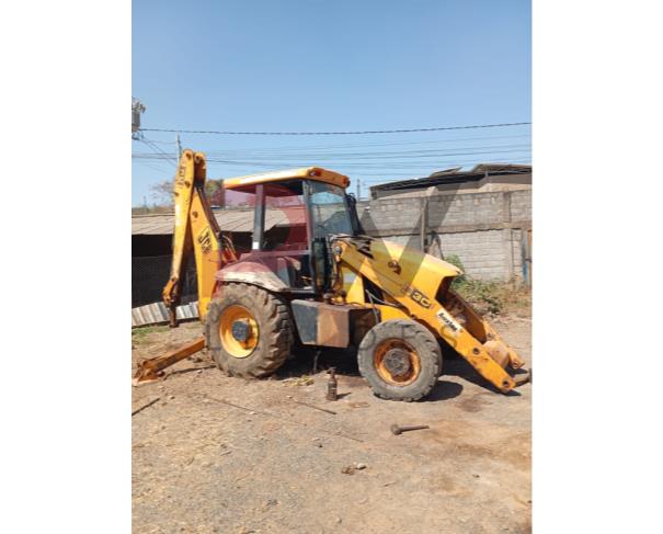 Foto de TRATOR JCB 4X4, AMARELA, ANO: 2011, NO ESTADO EM QUE SE ENCONTRA. 